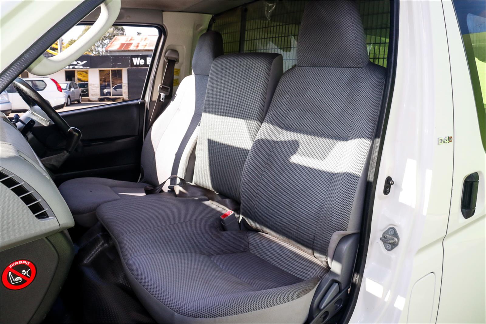 2008 TOYOTA HIACE KDH201R MANUAL VAN