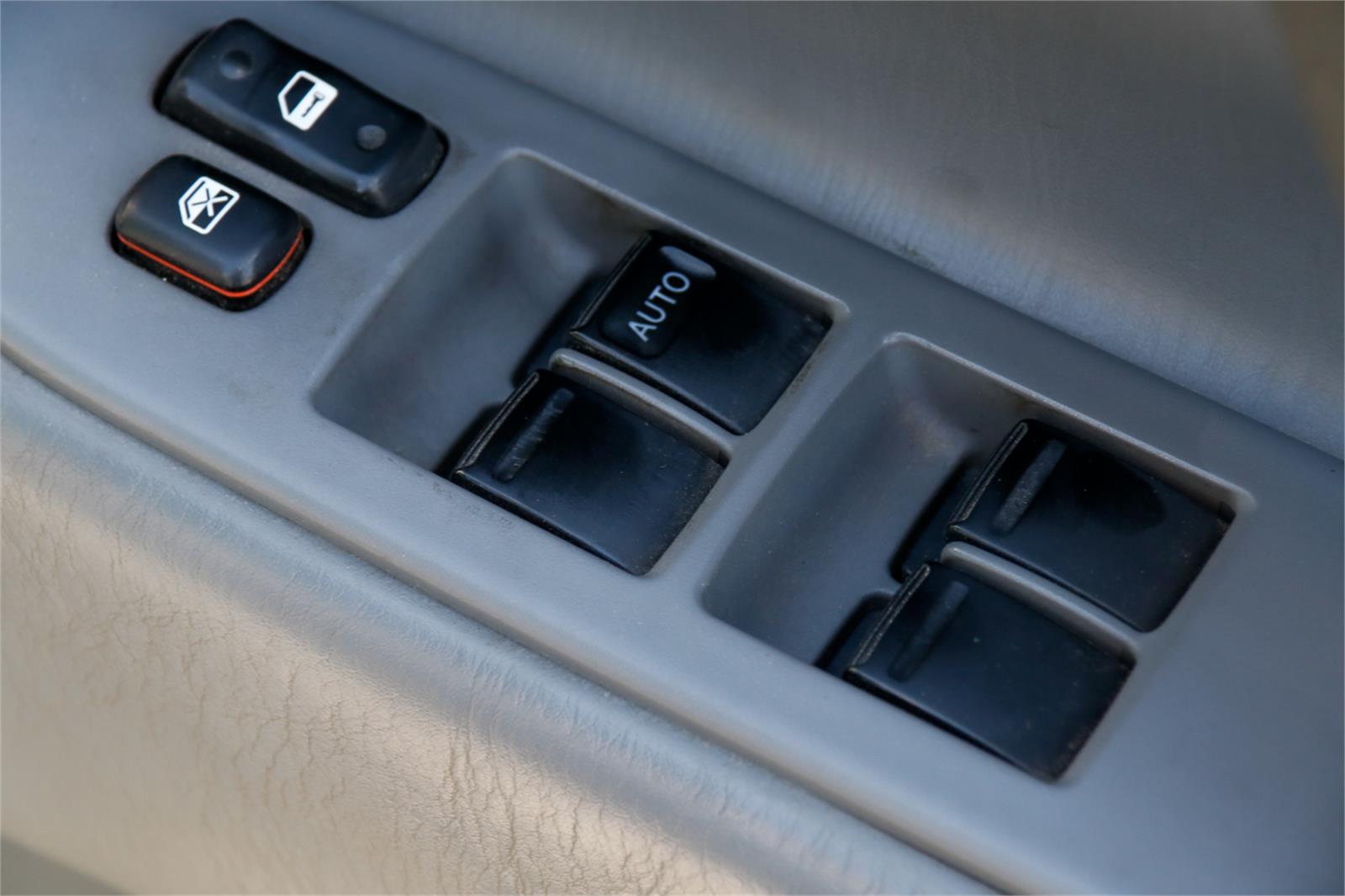 1999 TOYOTA LANDCRUISER FZJ105R GXL AUTOMATIC WAGON