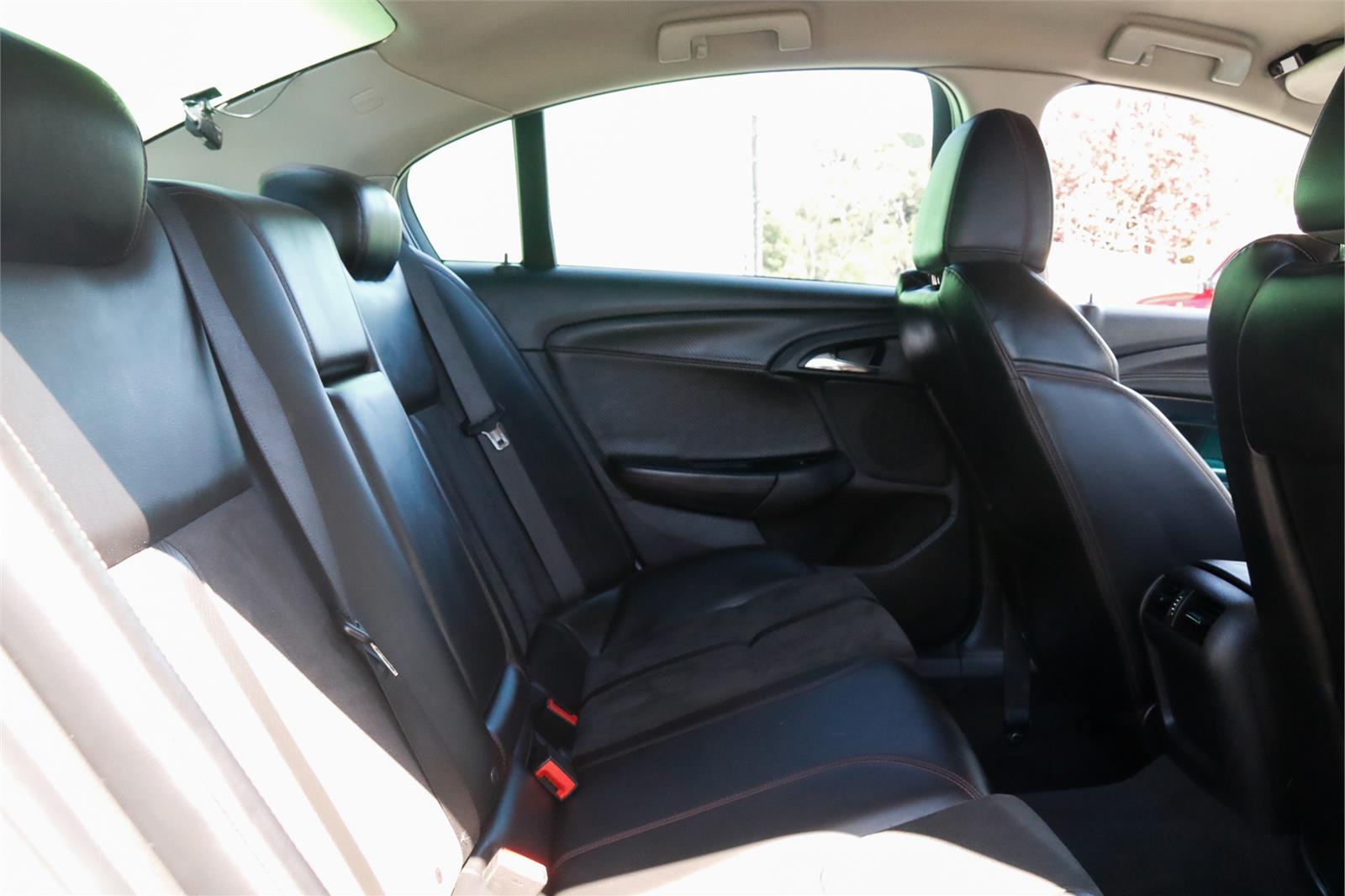 2015 HOLDEN COMMODORE VF SV6 MANUAL SEDAN