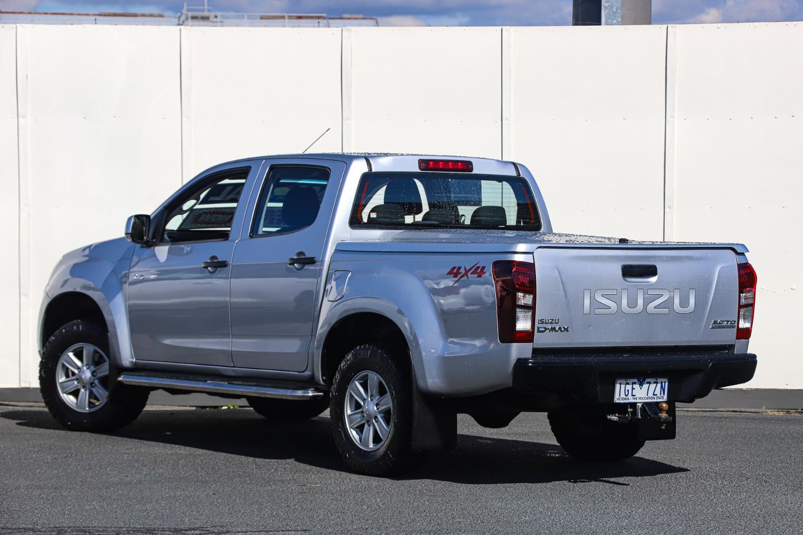 2015 ISUZU D-MAX LS-M MANUAL CREW CAB UTILITY