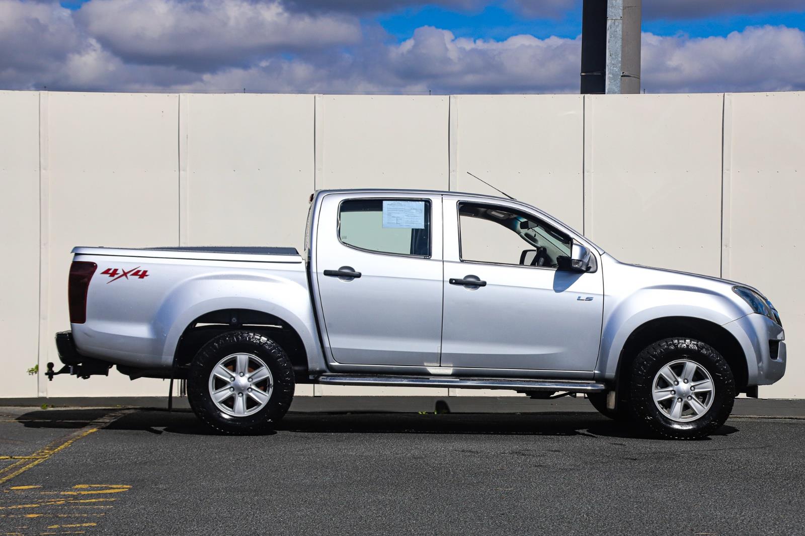 2015 ISUZU D-MAX LS-M MANUAL CREW CAB UTILITY