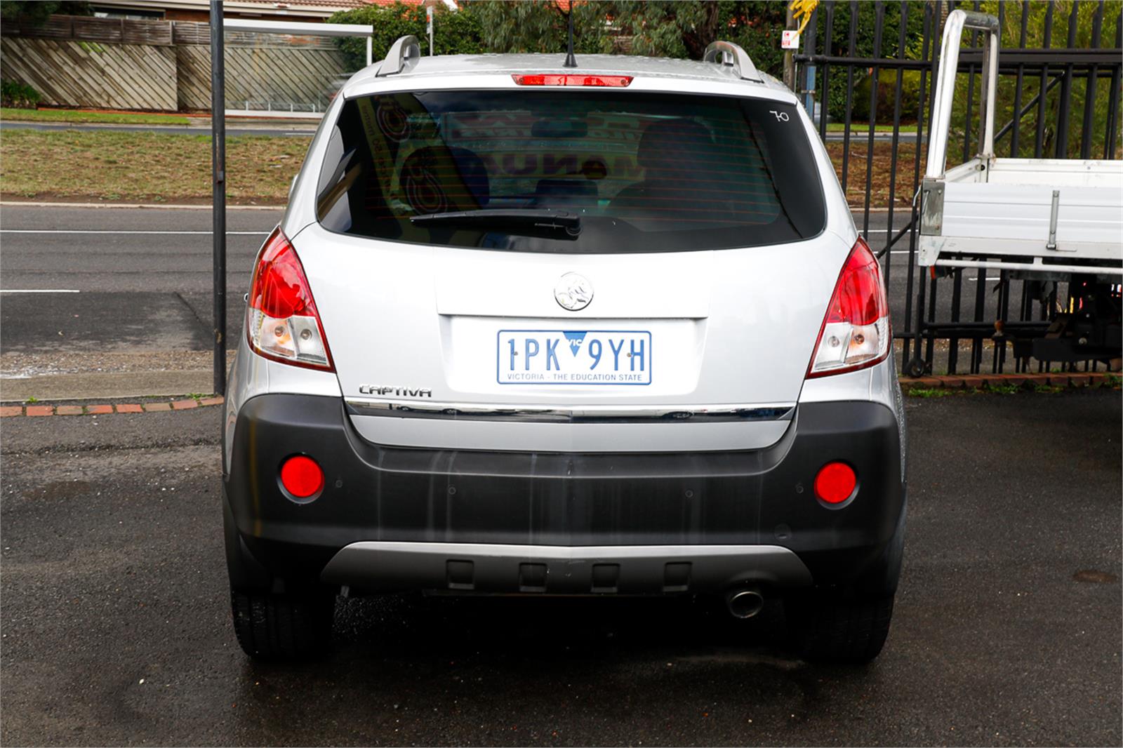 2010 HOLDEN CAPTIVA CG MY10 5 (FWD) 5 SP MANUAL 4D WAGON