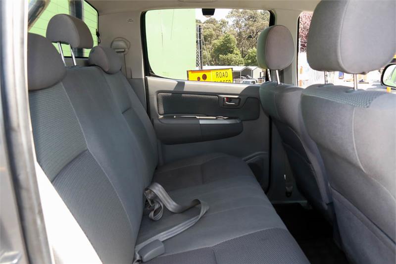 2010 TOYOTA HILUX KUN26R SR5 AUTOMATIC UTILITY
