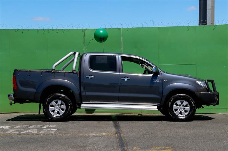 2010 TOYOTA HILUX KUN26R SR5 AUTOMATIC UTILITY