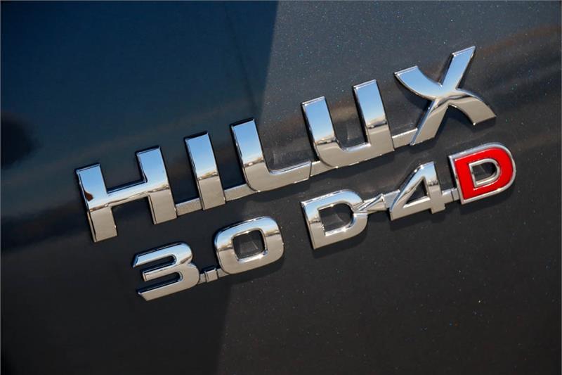 2010 TOYOTA HILUX KUN26R SR5 AUTOMATIC UTILITY