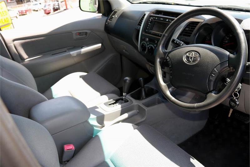 2010 TOYOTA HILUX KUN26R SR5 AUTOMATIC UTILITY
