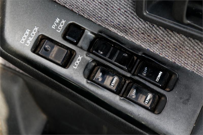 1991 FORD CORSAIR UA GHIA AUTOMATIC SEDAN