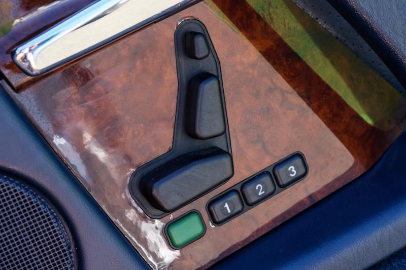 1991 MERCEDES-BENZ 500 SL 4 SP AUTOMATIC 2D CONVERTIBLE