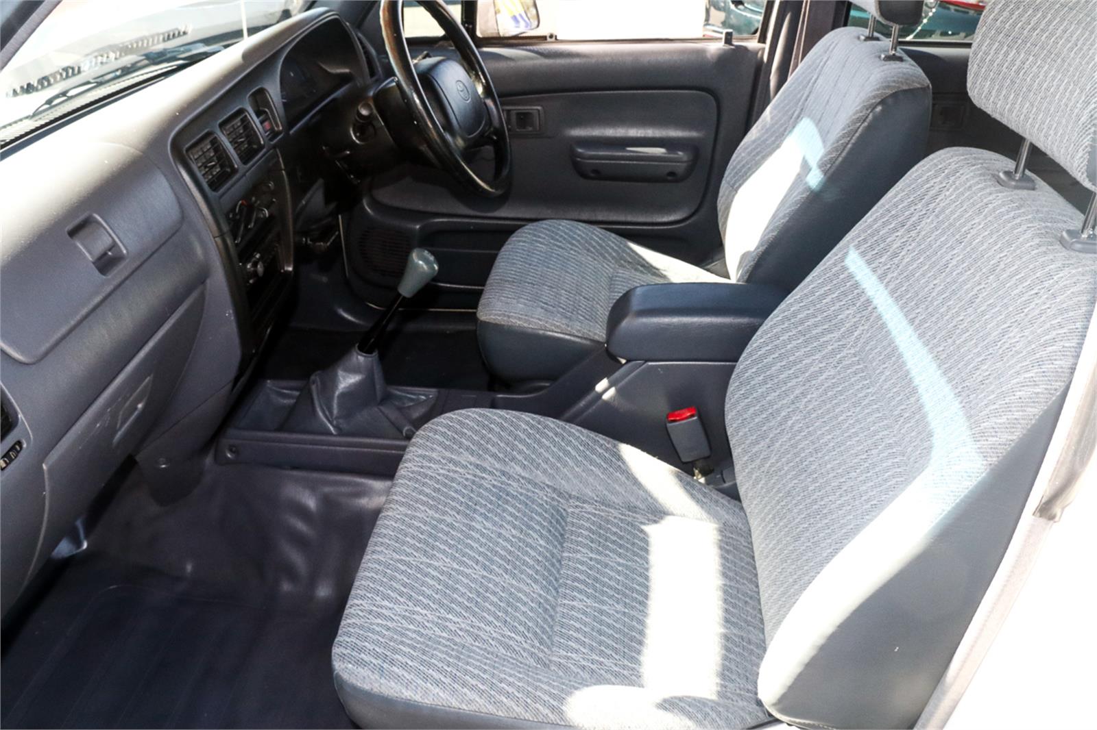2001 TOYOTA HILUX RZN149R MANUAL UTILITY
