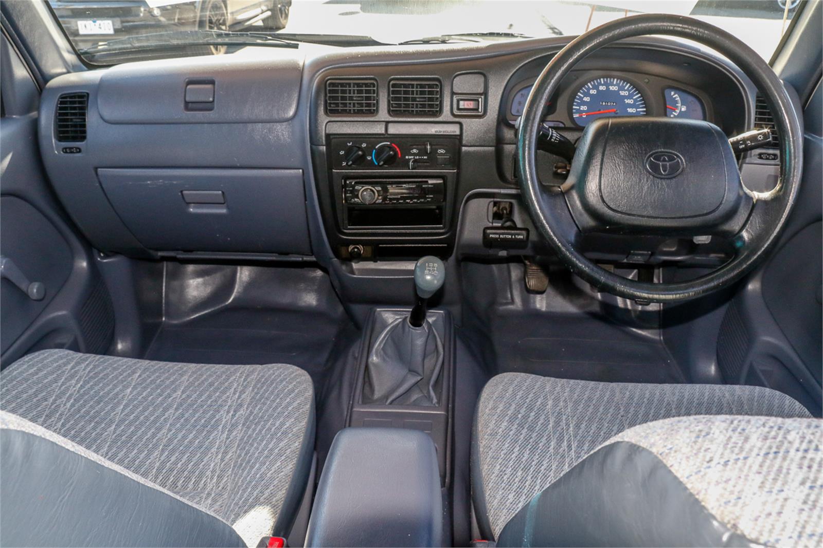 2001 TOYOTA HILUX RZN149R MANUAL UTILITY