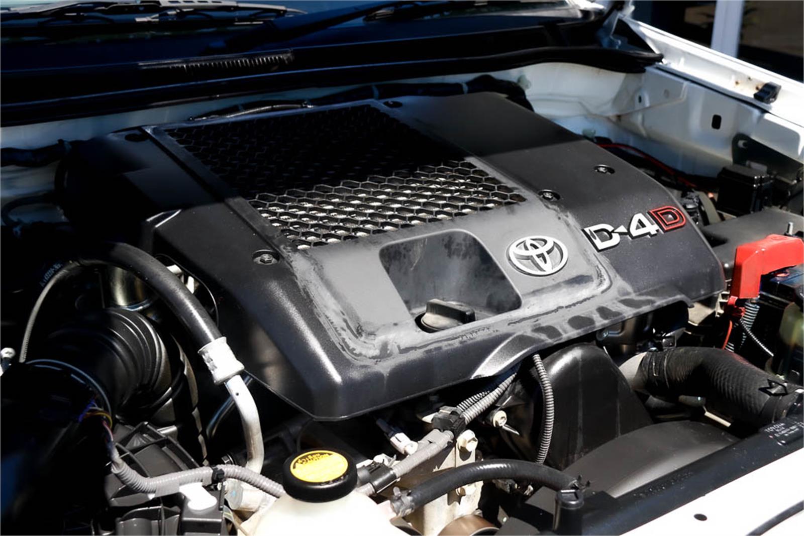 2011 TOYOTA HILUX KUN26R SR MANUAL CAB CHASSIS