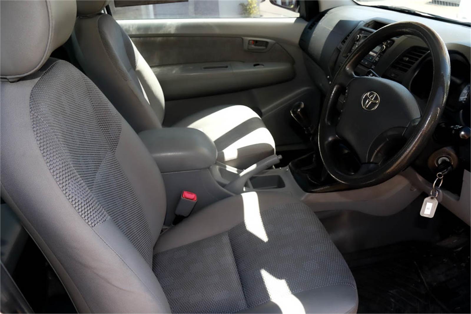 2011 TOYOTA HILUX KUN26R SR MANUAL CAB CHASSIS