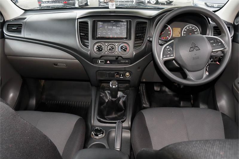 2017 MITSUBISHI TRITON MQ GLX MANUAL CAB CHASSIS