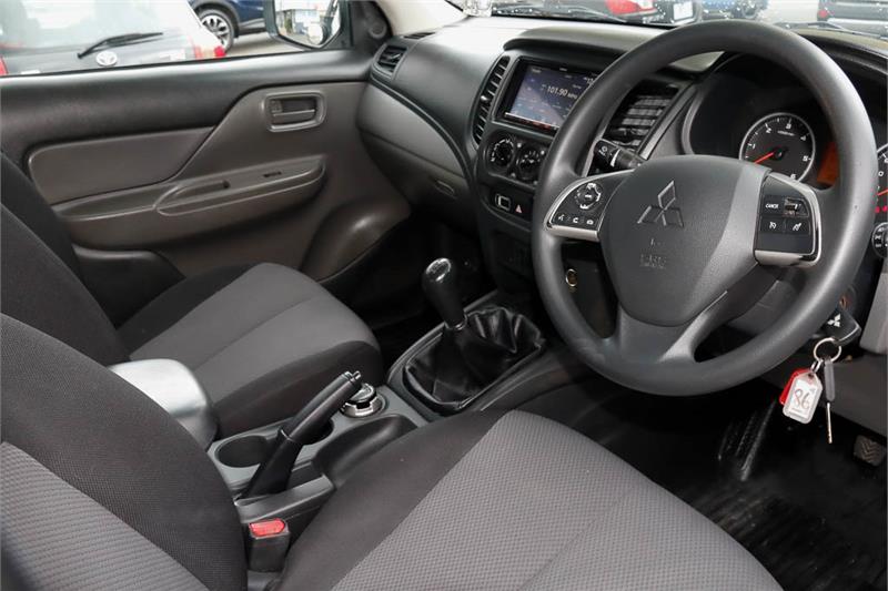 2017 MITSUBISHI TRITON MQ GLX MANUAL CAB CHASSIS
