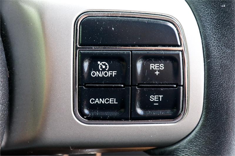 2011 JEEP CHEROKEE KK AUTOMATIC WAGON