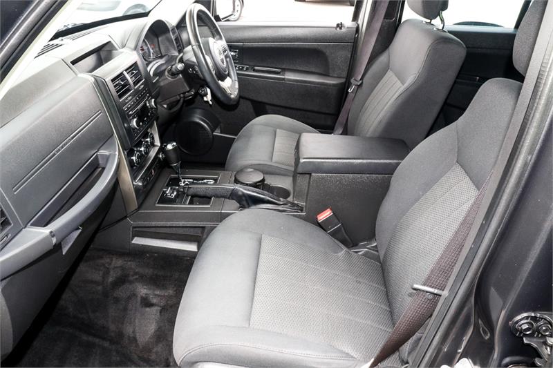 2011 JEEP CHEROKEE KK AUTOMATIC WAGON