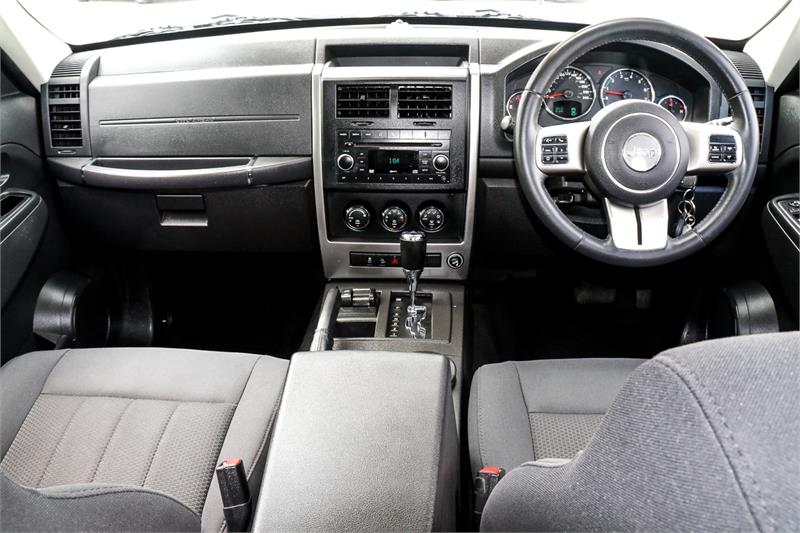 2011 JEEP CHEROKEE KK AUTOMATIC WAGON