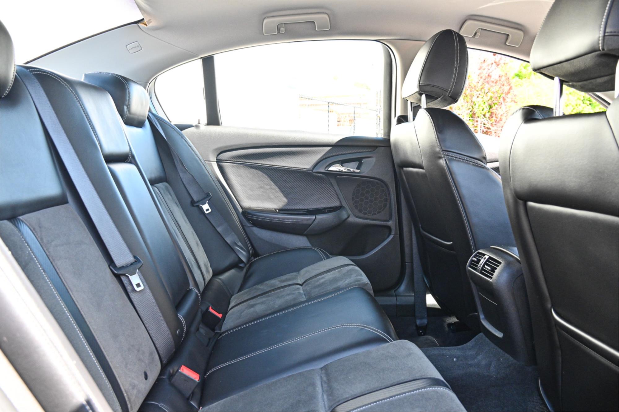 2013 HOLDEN COMMODORE VF SV6 MANUAL SEDAN