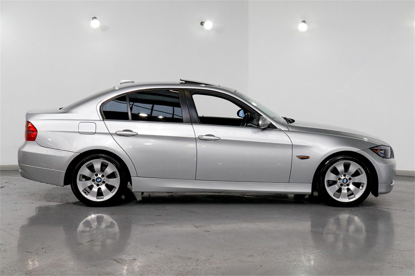 2005 BMW 325I E90 SEDAN
