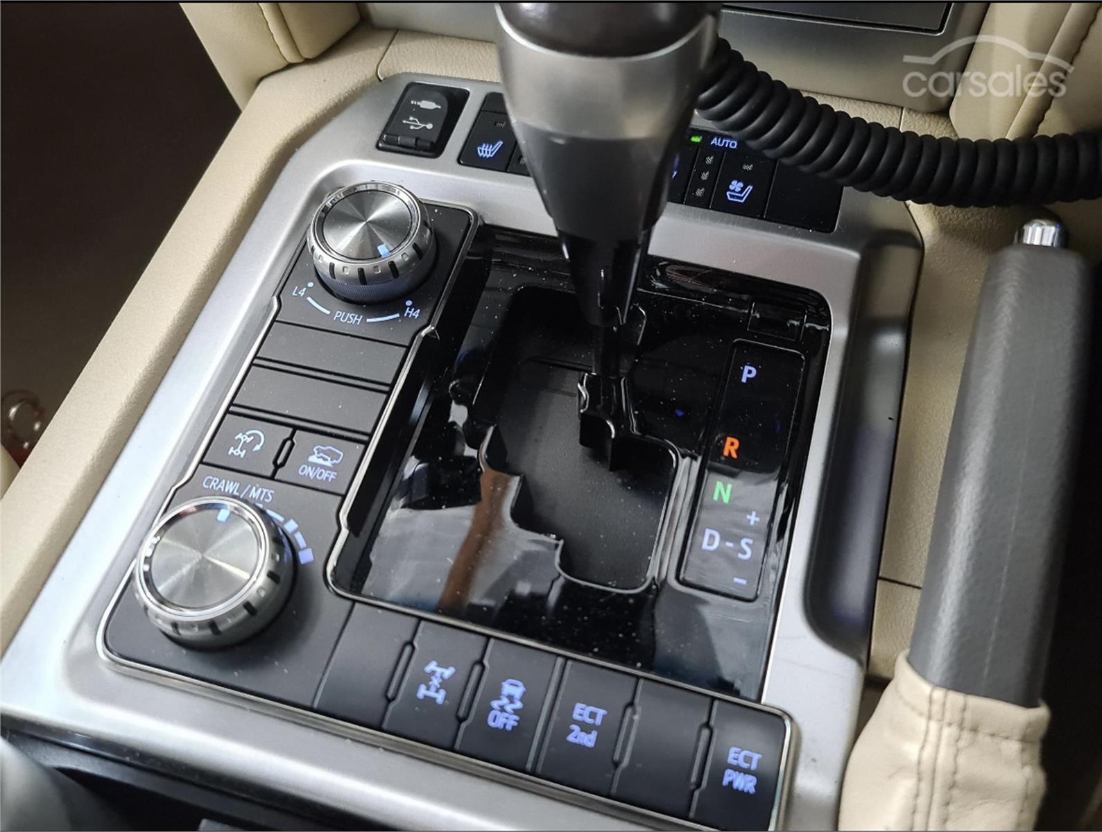 2017 TOYOTA LANDCRUISER VDJ200R SAHARA SPORTS AUTOMATIC WAGON