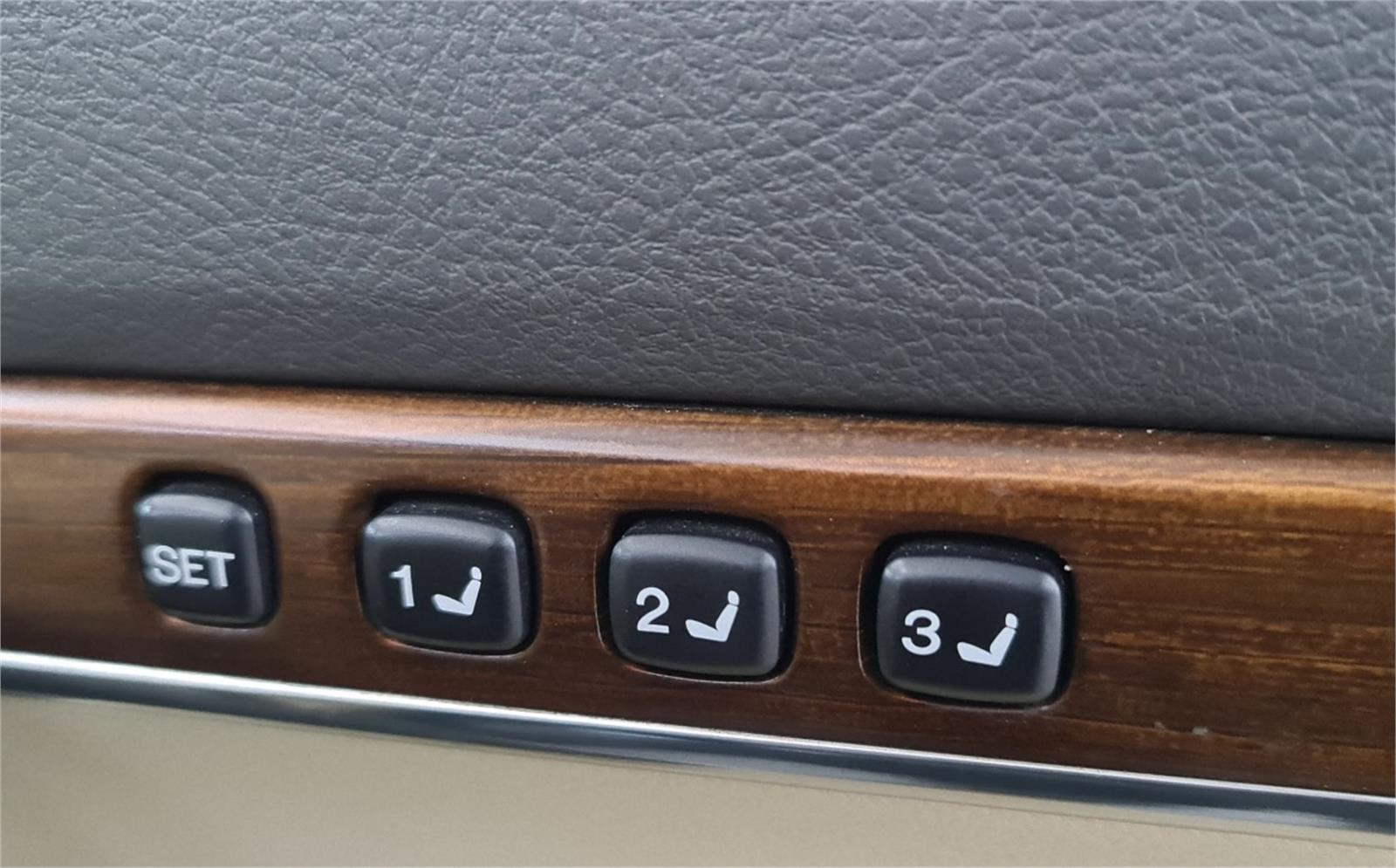 2017 TOYOTA LANDCRUISER VDJ200R SAHARA SPORTS AUTOMATIC WAGON