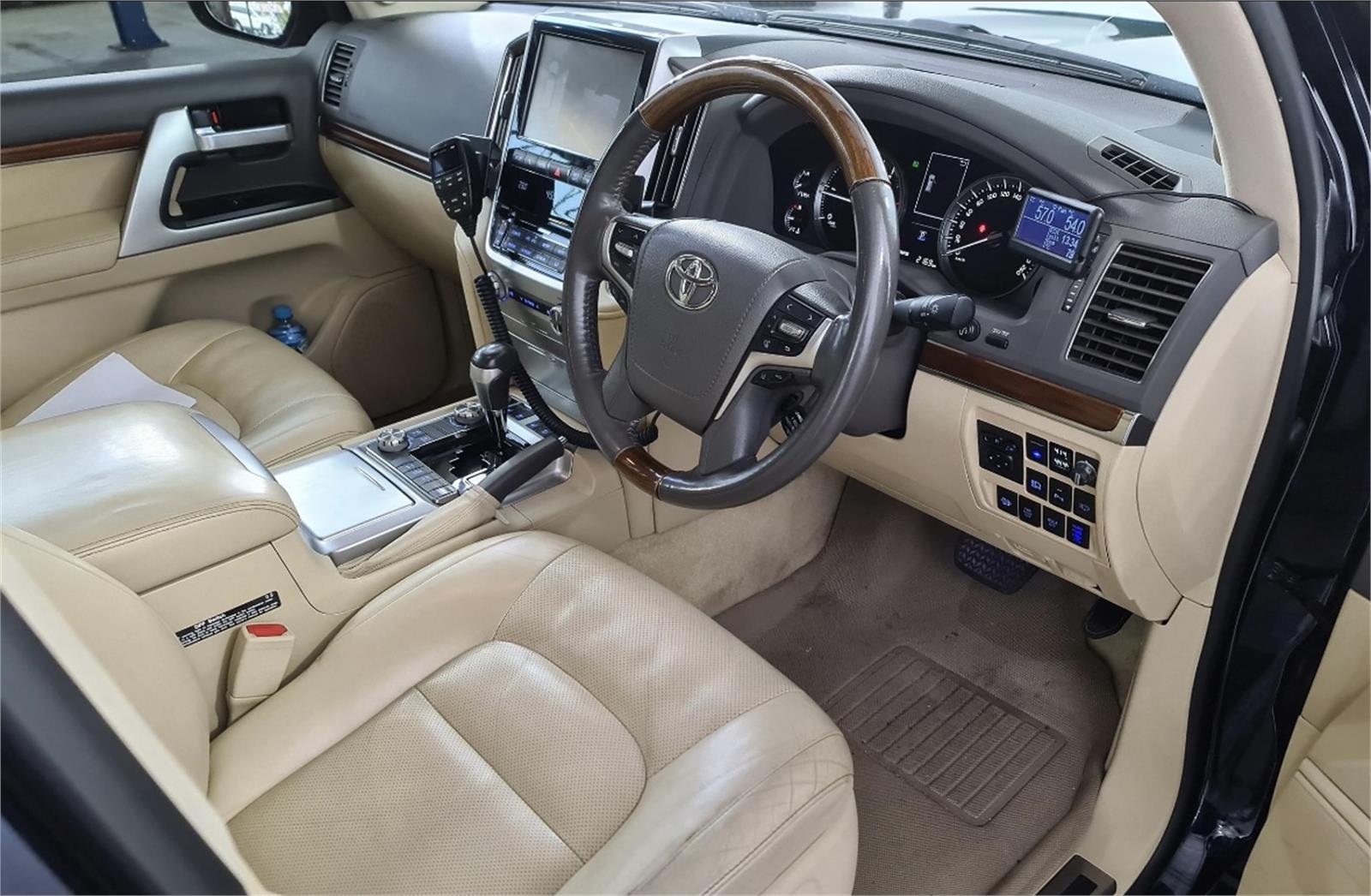 2017 TOYOTA LANDCRUISER VDJ200R SAHARA SPORTS AUTOMATIC WAGON