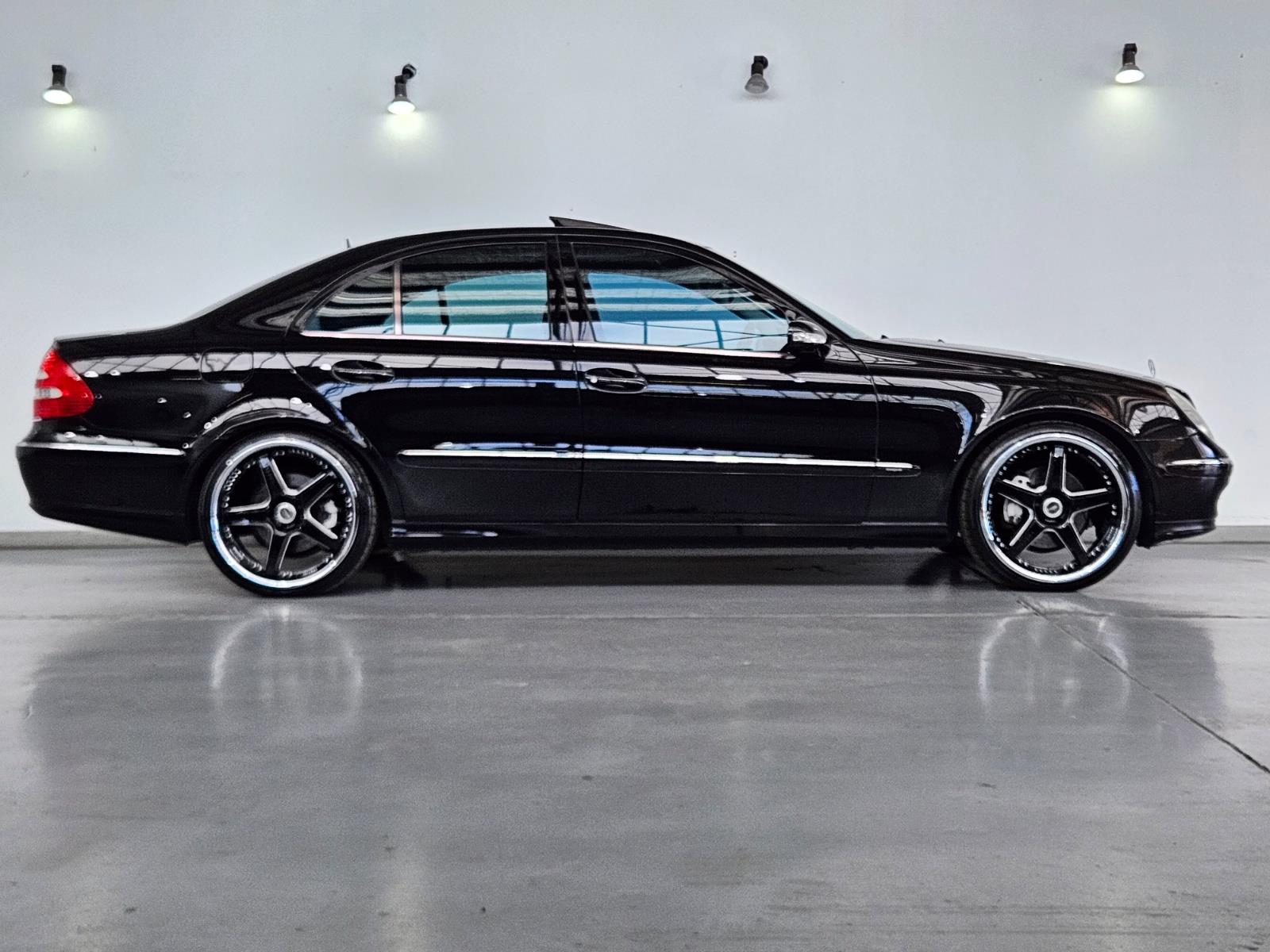 2004 MERCEDES-BENZ E-CLASS W211 E500 SPORTS AUTOMATIC SEDAN