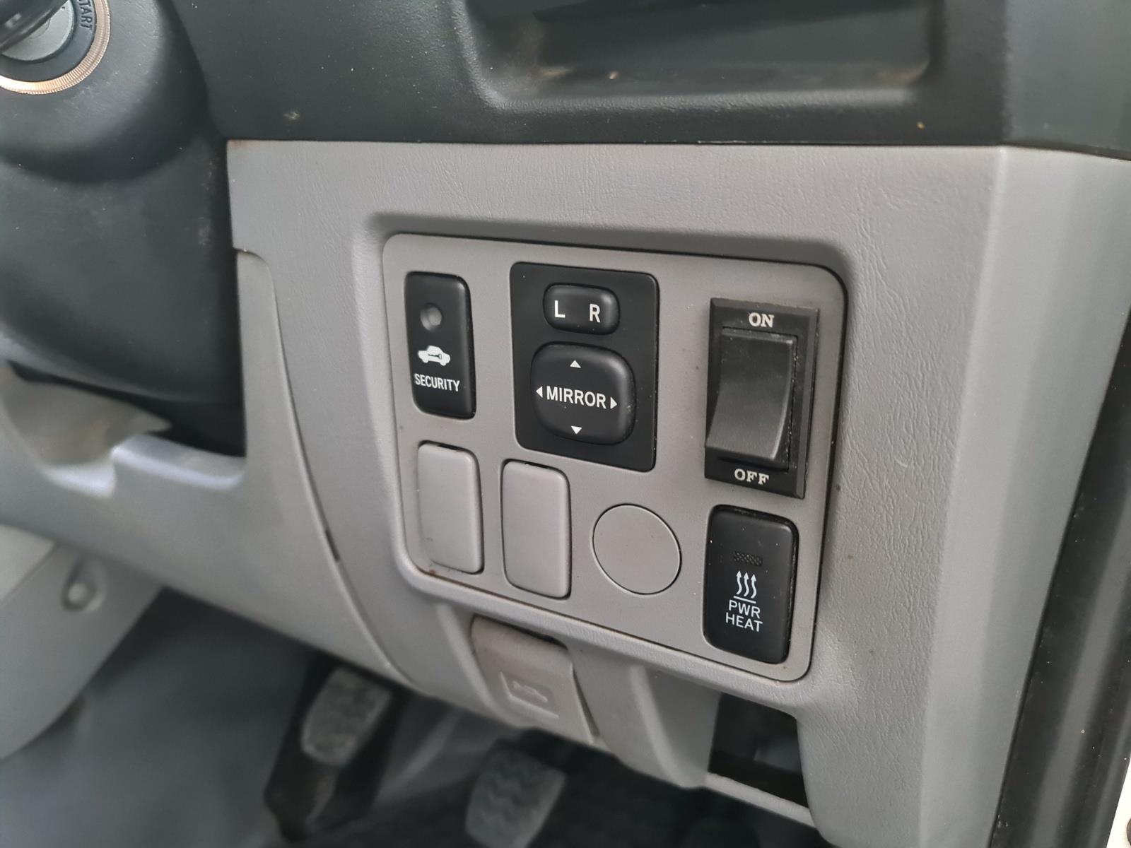 2008 TOYOTA HILUX KUN26R SR MANUAL UTILITY