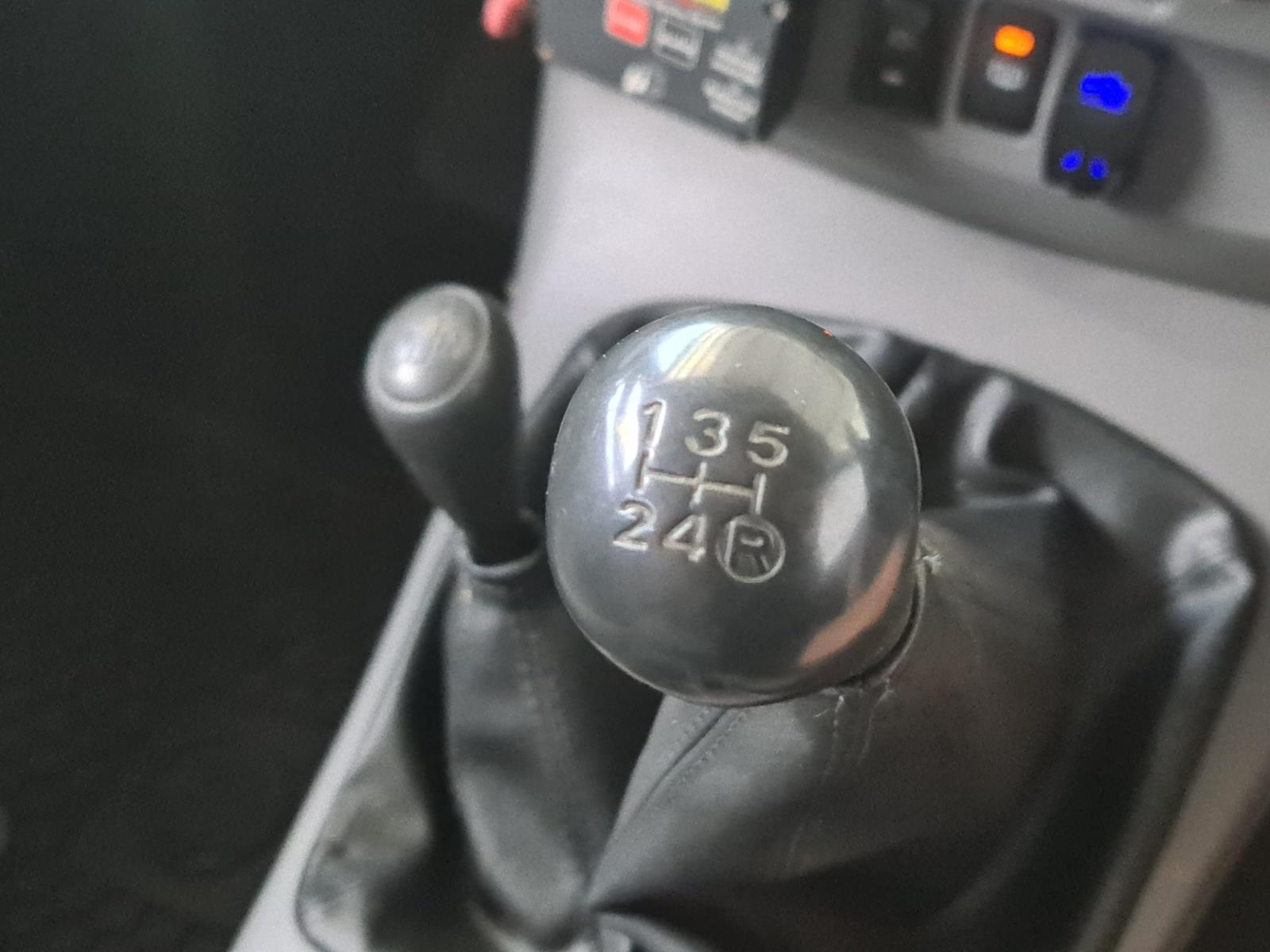 2008 TOYOTA HILUX KUN26R SR MANUAL UTILITY