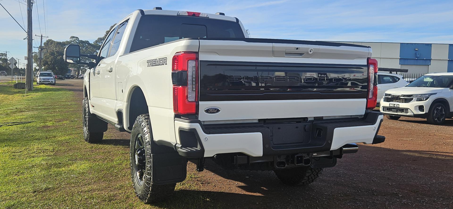 2025 FORD F350 PLATINUM TREMOR 4X4 10 SP AUTOMATIC DUAL CAB P/UP