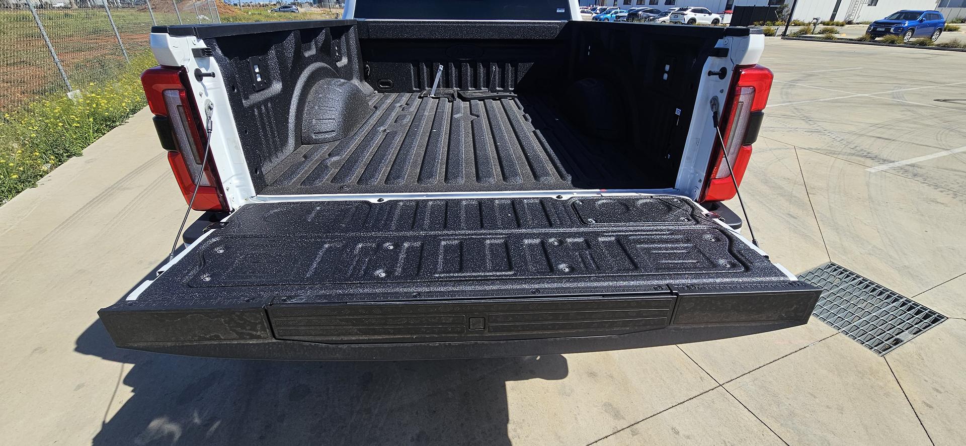 2025 FORD F350 PLATINUM AUTO 4X4 DUAL CAB PICK UP