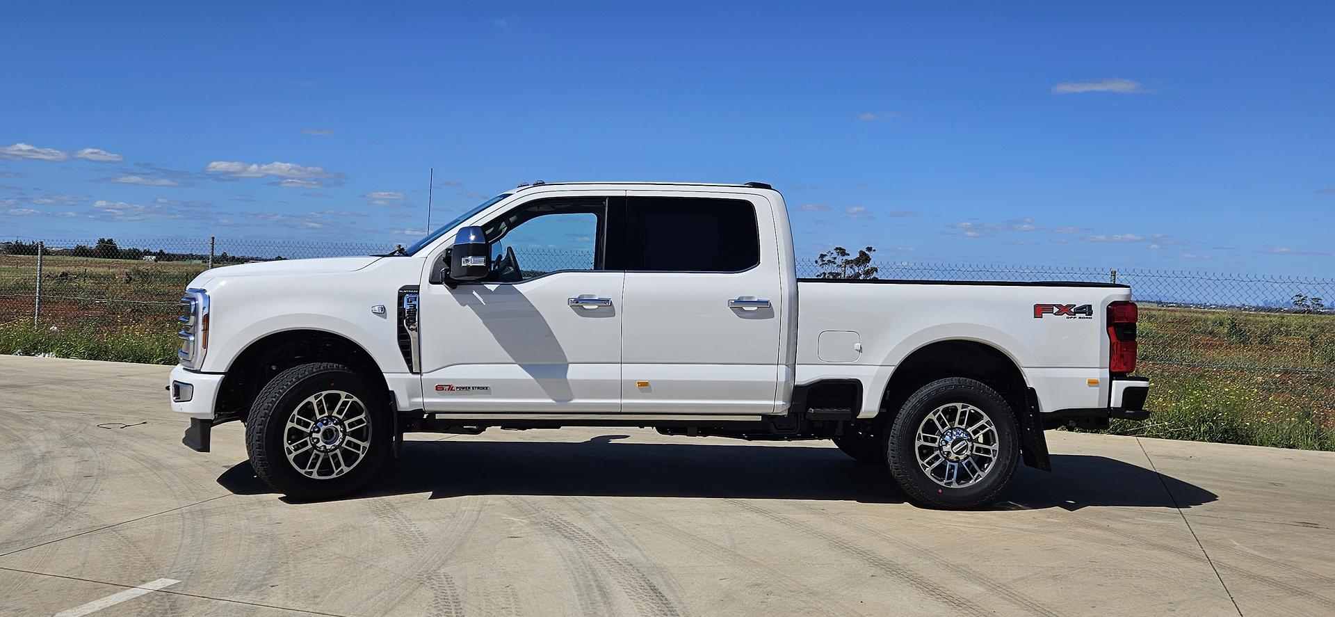 2025 FORD F350 PLATINUM AUTO 4X4 DUAL CAB PICK UP