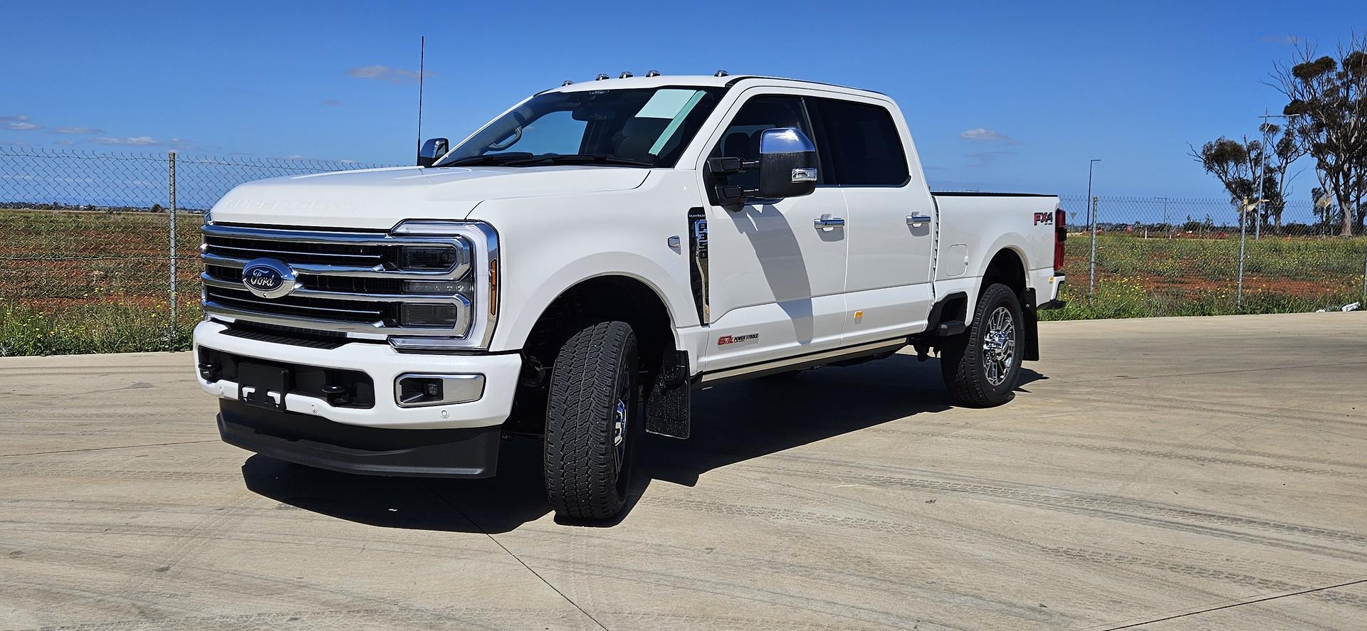 2025 FORD F350 PLATINUM AUTO 4X4 DUAL CAB PICK UP