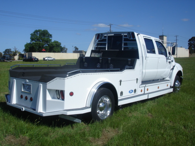 2004 FORD F650 XLT
