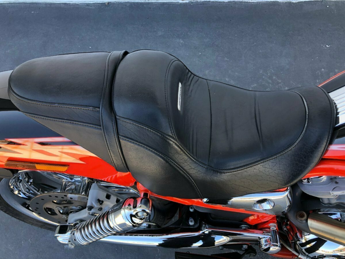 2005 HARLEY-DAVIDSON VRSCSE SCREAMIN' EAGLE V-ROD CRUISER