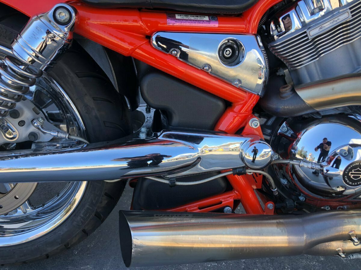 2005 HARLEY-DAVIDSON VRSCSE SCREAMIN' EAGLE V-ROD CRUISER