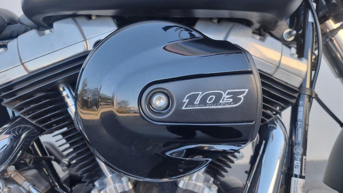 2016 HARLEY-DAVIDSON SOFTAIL SLIM (FLS) CRUISER