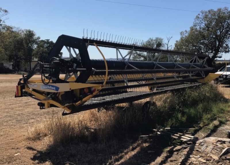 2009 NEW HOLLAND H8080 Windrowers
