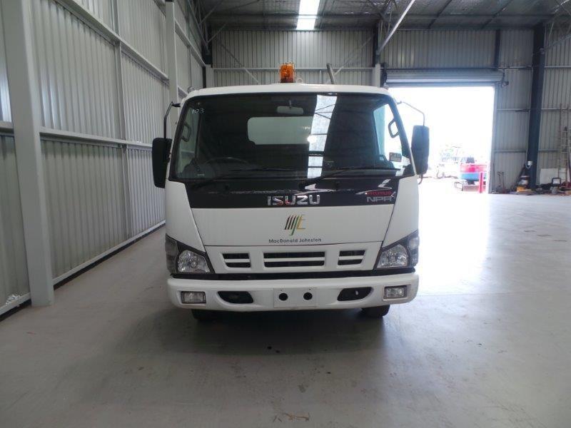 2006 ISUZU NPR400 GARBAGE COMPACTOR