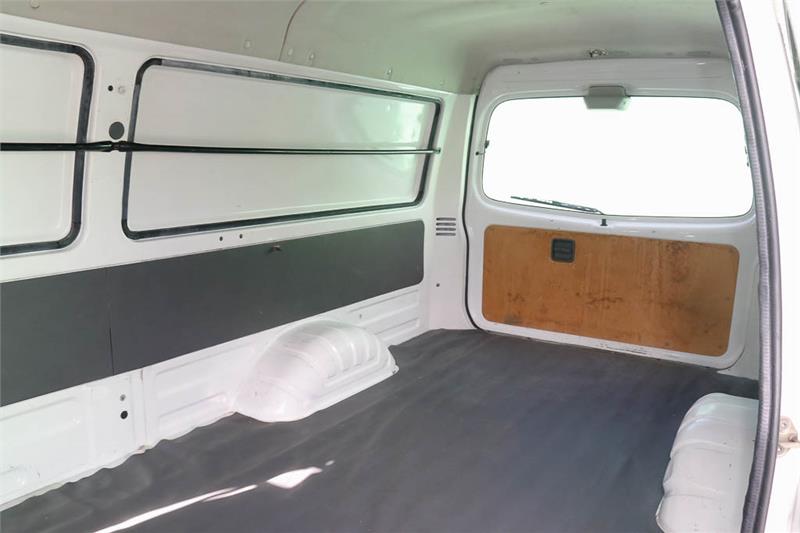 1998 MAZDA E2000 E AUTOMATIC VAN