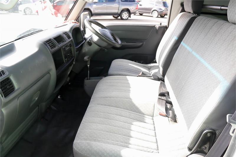 1998 MAZDA E2000 E AUTOMATIC VAN