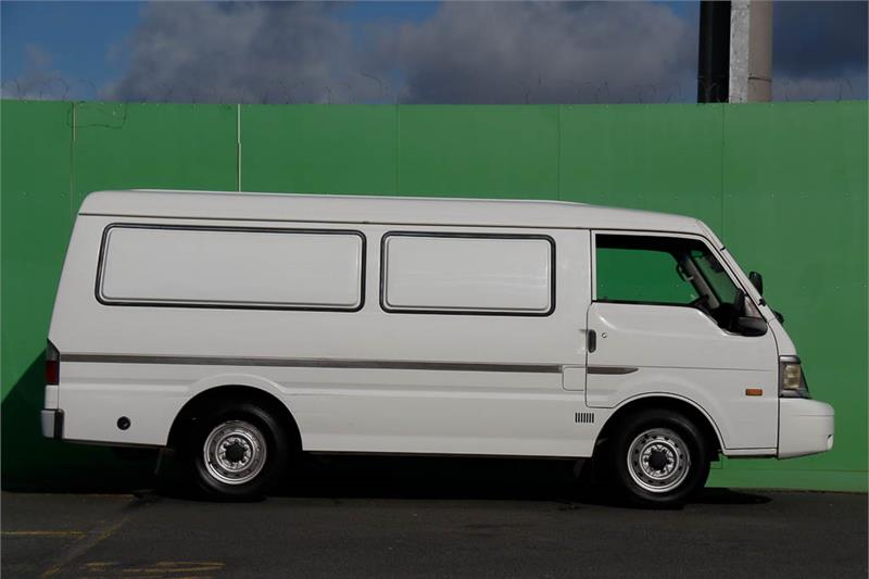 1998 MAZDA E2000 E AUTOMATIC VAN