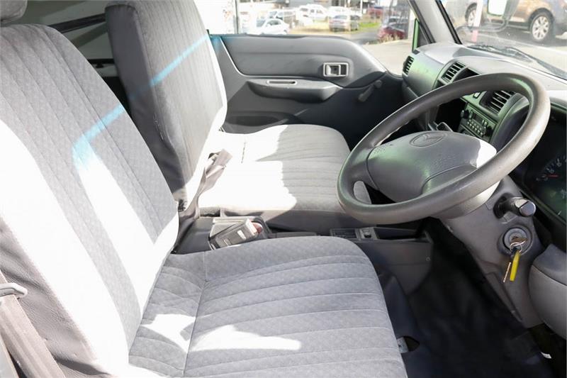 1998 MAZDA E2000 E AUTOMATIC VAN