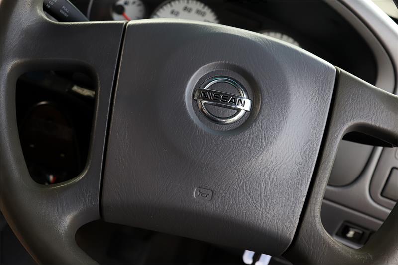 2003 NISSAN NAVARA D22 ST-R MANUAL UTILITY