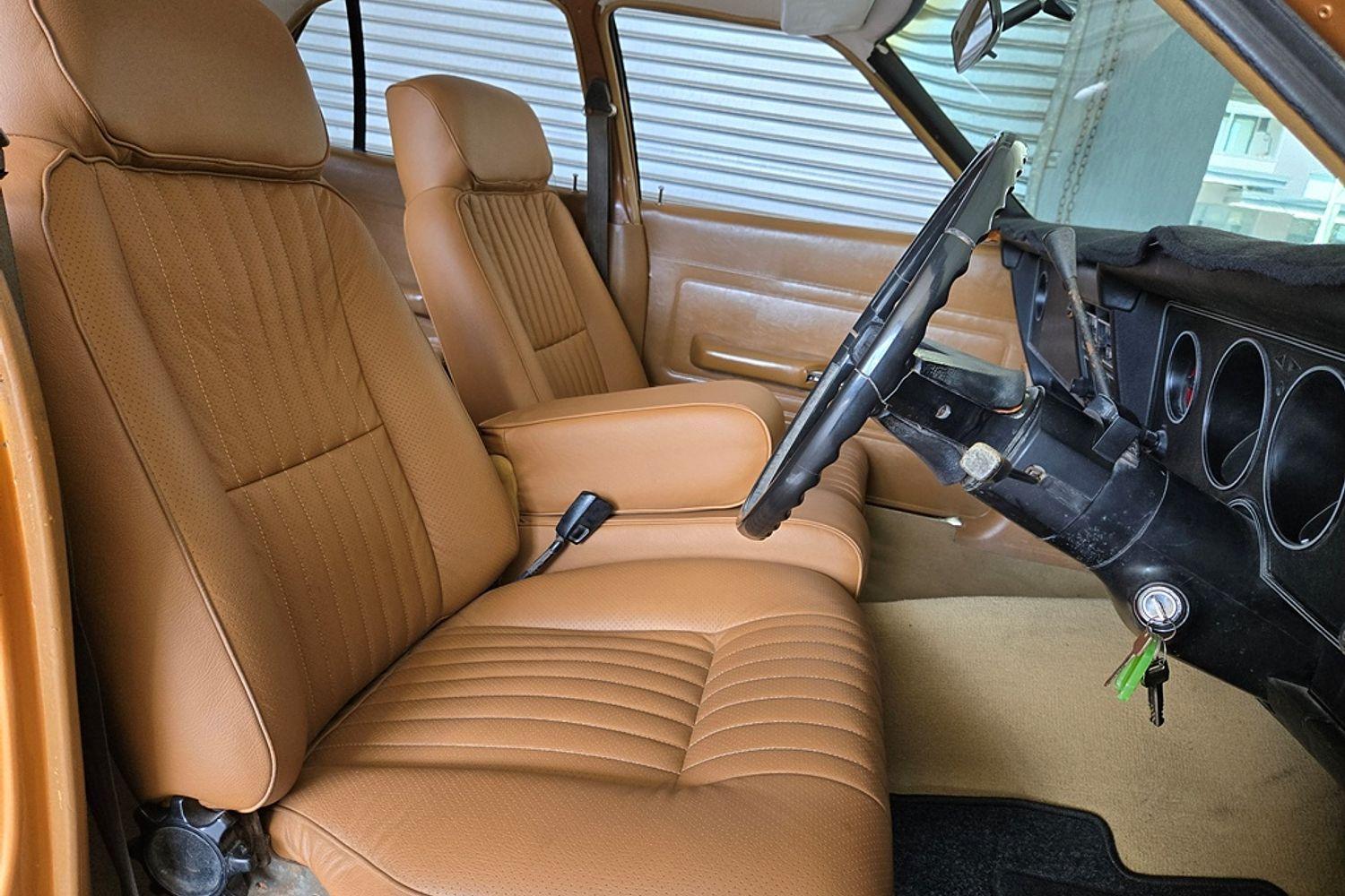 1978 FORD LTD AUTOMATIC SEDAN