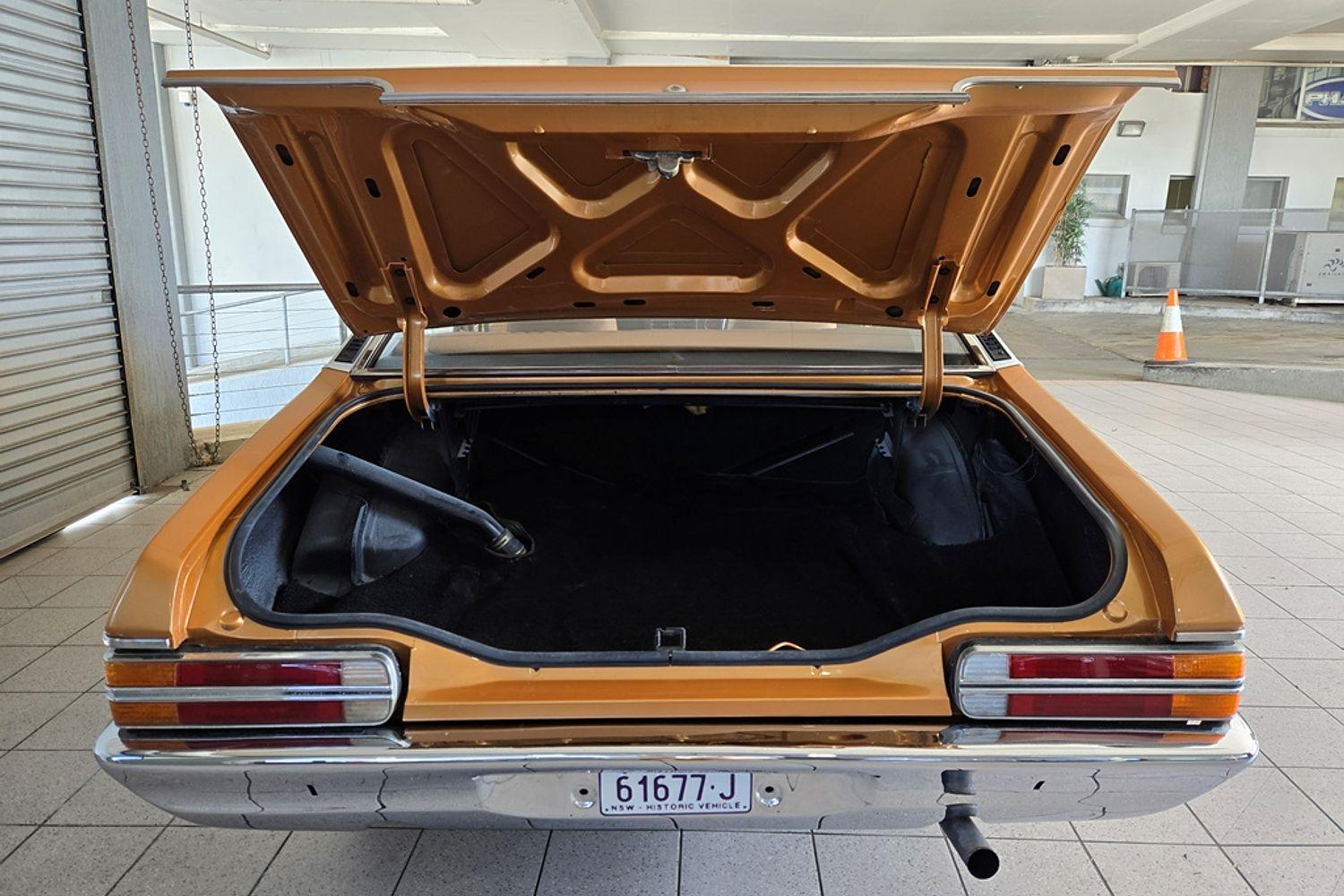 1978 FORD LTD AUTOMATIC SEDAN