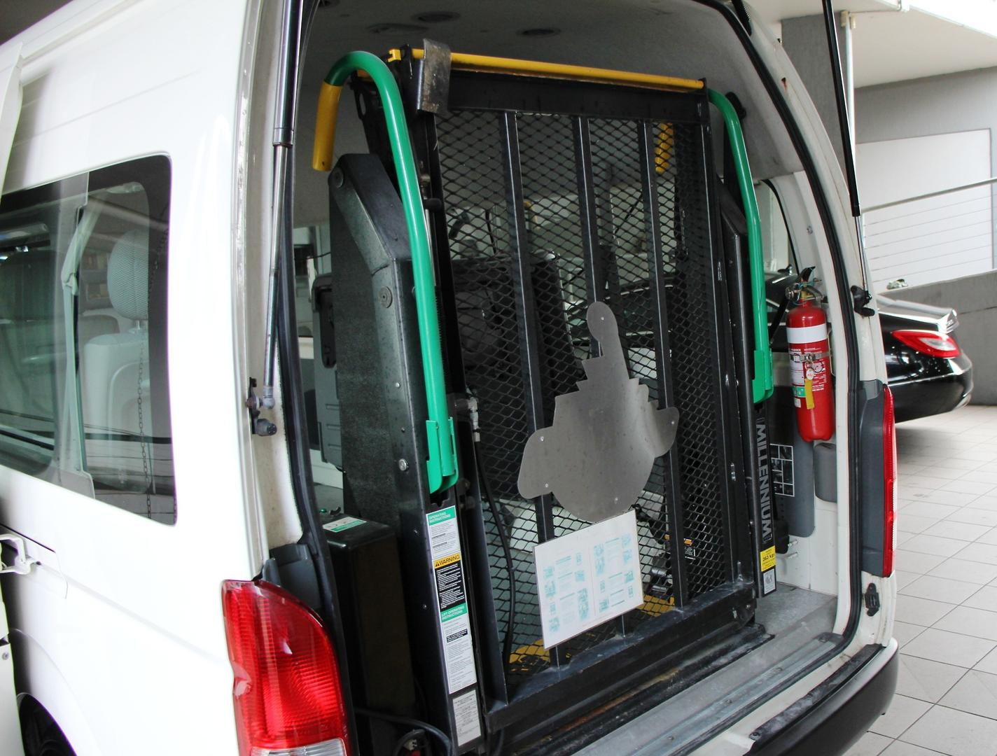 2009 TOYOTA HIACE COMMUTER SUPER LWB AUTO MY08 BUS