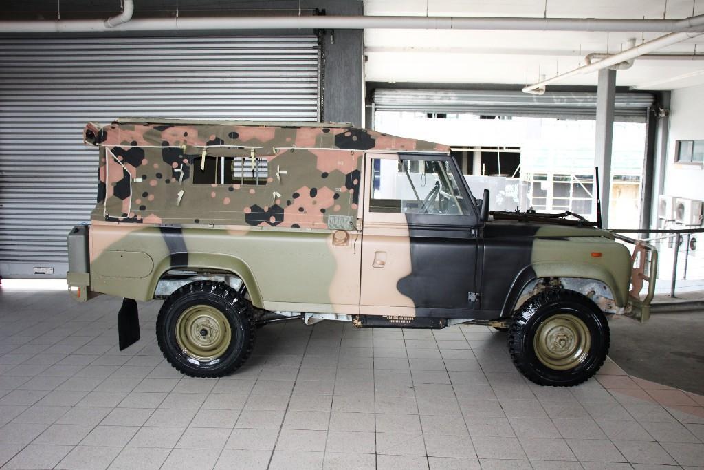 1987 LAND ROVER 110 PERENTIE MANUAL 4X4 10 SEATER