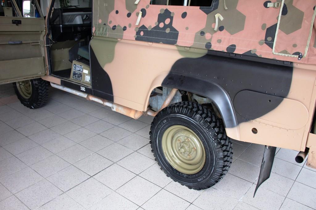 1987 LAND ROVER 110 PERENTIE MANUAL 4X4 10 SEATER