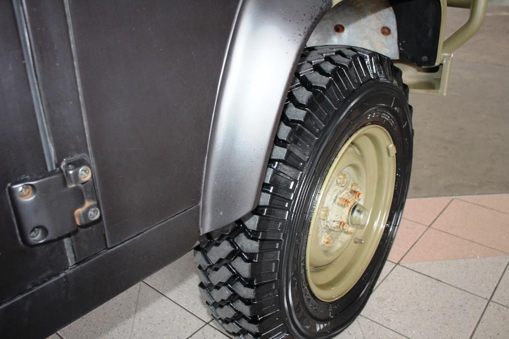 1987 LAND ROVER 110 PERENTIE MANUAL 4X4 10 SEATER